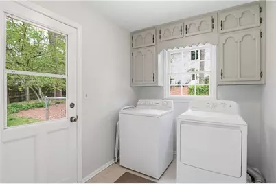 5465 Trowbridge Drive, Dunwoody, GA 30338 - Photo 9