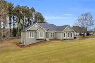 1640 Little Lisa Ln, Snellville, GA 30078 - Photo 13