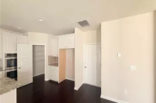 1013 Autumn Dr, Loganville, GA 30052 - Photo 9