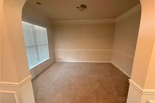 1013 Autumn Dr, Loganville, GA 30052 - Photo 3