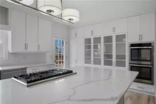 8705 River Bluff Ln, Roswell, GA 30076 - Photo 11