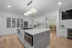 8705 River Bluff Ln, Roswell, GA 30076 - Photo 5