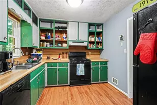 3574 Broxton Ln, Snellville, GA 30039 - Photo 7