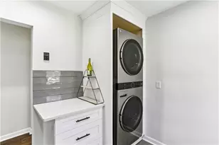 1767 Lynn Ln, Decatur, GA 30032 - Photo 9