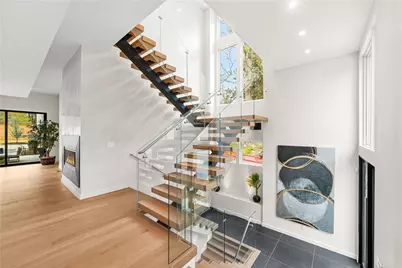 1260 Kingsley Circle NE, Atlanta, GA 30324 - Photo 9