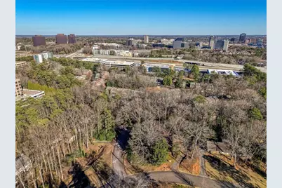 6340 Aberdeen Drive NE, Sandy Springs, GA 30328 - Photo 13