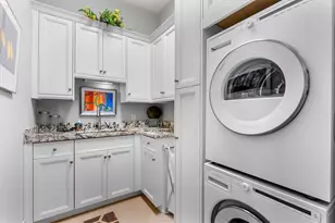 2204 Stephens Walk, Dunwoody, GA 30338 - Photo 11