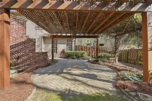 1634 Bailey Farms Dr, Lawrenceville, GA 30043 - Photo 9