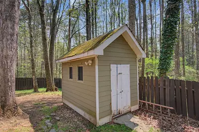 325 Camber Woods Court, Roswell, GA 30076 - Photo 35