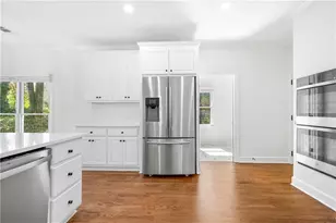 2251 Lake Haven Way, Suwanee, GA 30024 - Photo 19