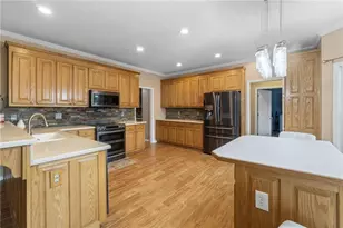 4355 Chatuge Dr, Buford, GA 30519 - Photo 9