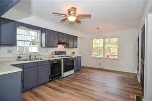 717 Hunt Station Dr, Lawrenceville, GA 30044 - Photo 13