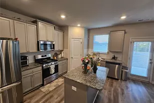 1823 Woodsley Pl, Loganville, GA 30052 - Photo 11