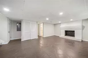 1296 Mohawk Dr NW, Lawrenceville, GA 30043 - Photo 15