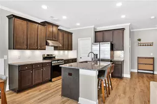 352 Cherryhill Ln, Woodstock, GA 30188 - Photo 5