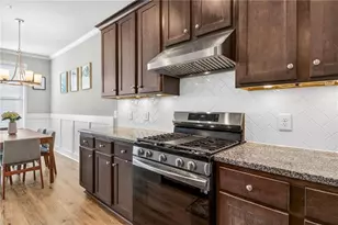 352 Cherryhill Ln, Woodstock, GA 30188 - Photo 9