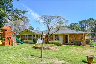 1325 Maple Dr SW, Lilburn, GA 30047 - Photo 71