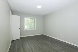 2065 Alison Ct, Atlanta, GA 30311 - Photo 9