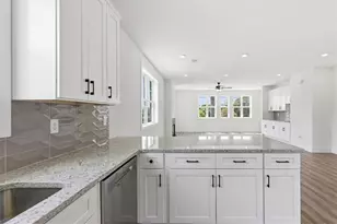 208 Mission Wy, Atlanta, GA 30315 - Photo 9