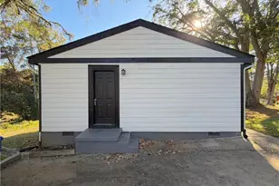 2621 Abner Pl NW, Atlanta, GA 30318 - Photo 5