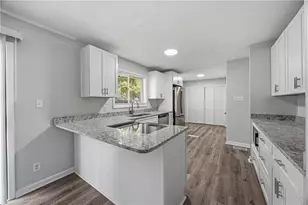 2494 Fairway Cir SW, Atlanta, GA 30331 - Photo 9