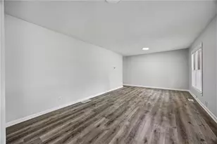 2494 Fairway Cir SW, Atlanta, GA 30331 - Photo 5