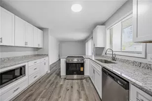 2494 Fairway Cir SW, Atlanta, GA 30331 - Photo 11