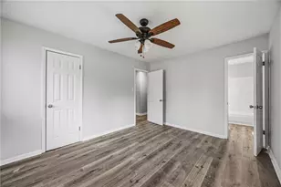 2494 Fairway Cir SW, Atlanta, GA 30331 - Photo 13