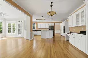 10805 Centennial Dr, Alpharetta, GA 30022 - Photo 19