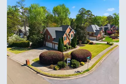 10805 Centennial Drive, Alpharetta, GA 30022 - Photo 3