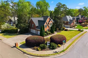 10805 Centennial Dr, Alpharetta, GA 30022 - Photo 3