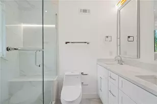 2746 Dale Creek Dr NW, Atlanta, GA 30318 - Photo 17