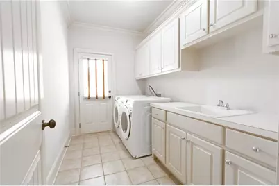 5127 Bentwater Lane SW, Lilburn, GA 30047 - Photo 9