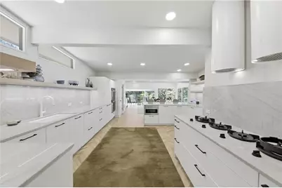 505 Hollydale Court NW, Atlanta, GA 30342 - Photo 27