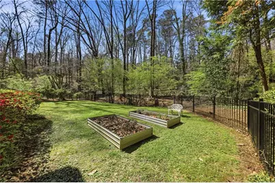 505 Hollydale Court NW, Atlanta, GA 30342 - Photo 101