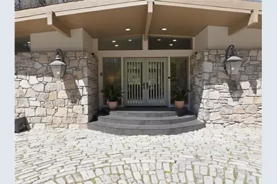 505 Hollydale Court NW, Atlanta, GA 30342 - Photo 7