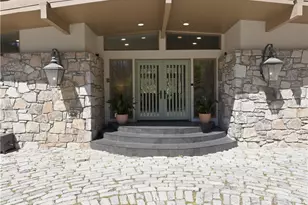 505 Hollydale Ct NW, Atlanta, GA 30342 - Photo 7