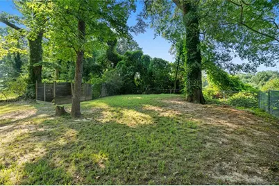 1422 Kennesaw Drive, Atlanta, GA 30318 - Photo 29