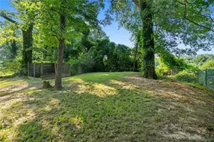 1422 Kennesaw Dr, Atlanta, GA 30318 - Photo 29