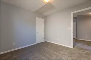 2110 Laurel Pointe Ln, Lawrenceville, GA 30043 - Photo 7