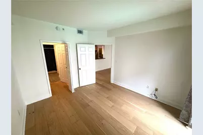 1074 Peachtree Walk NE #B220, Atlanta, GA 30309 - Photo 13
