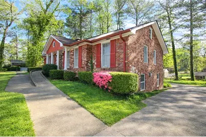 2760 The Fontainebleau SW, Atlanta, GA 30331 - Photo 5