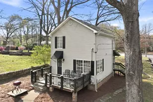 1326 Park Hill Dr, Gainesville, GA 30501 - Photo 3