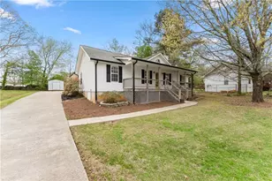 8615 Bayhill Dr, Gainesville, GA 30506 - Photo 3