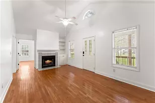 8615 Bayhill Dr, Gainesville, GA 30506 - Photo 9