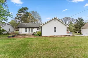 8615 Bayhill Dr, Gainesville, GA 30506 - Photo 29