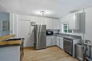 1381 Normandy Dr NE, Atlanta, GA 30306 - Photo 9