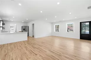 5542 Joeclay Dr, Stone Mountain, GA 30088 - Photo 5