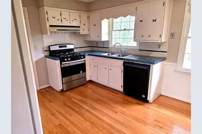 4722 Kenneth Drive SW, Lilburn, GA 30047 - Photo 5