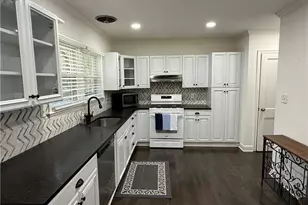 1140 Goodwin Pl NE, Atlanta, GA 30319 - Photo 11